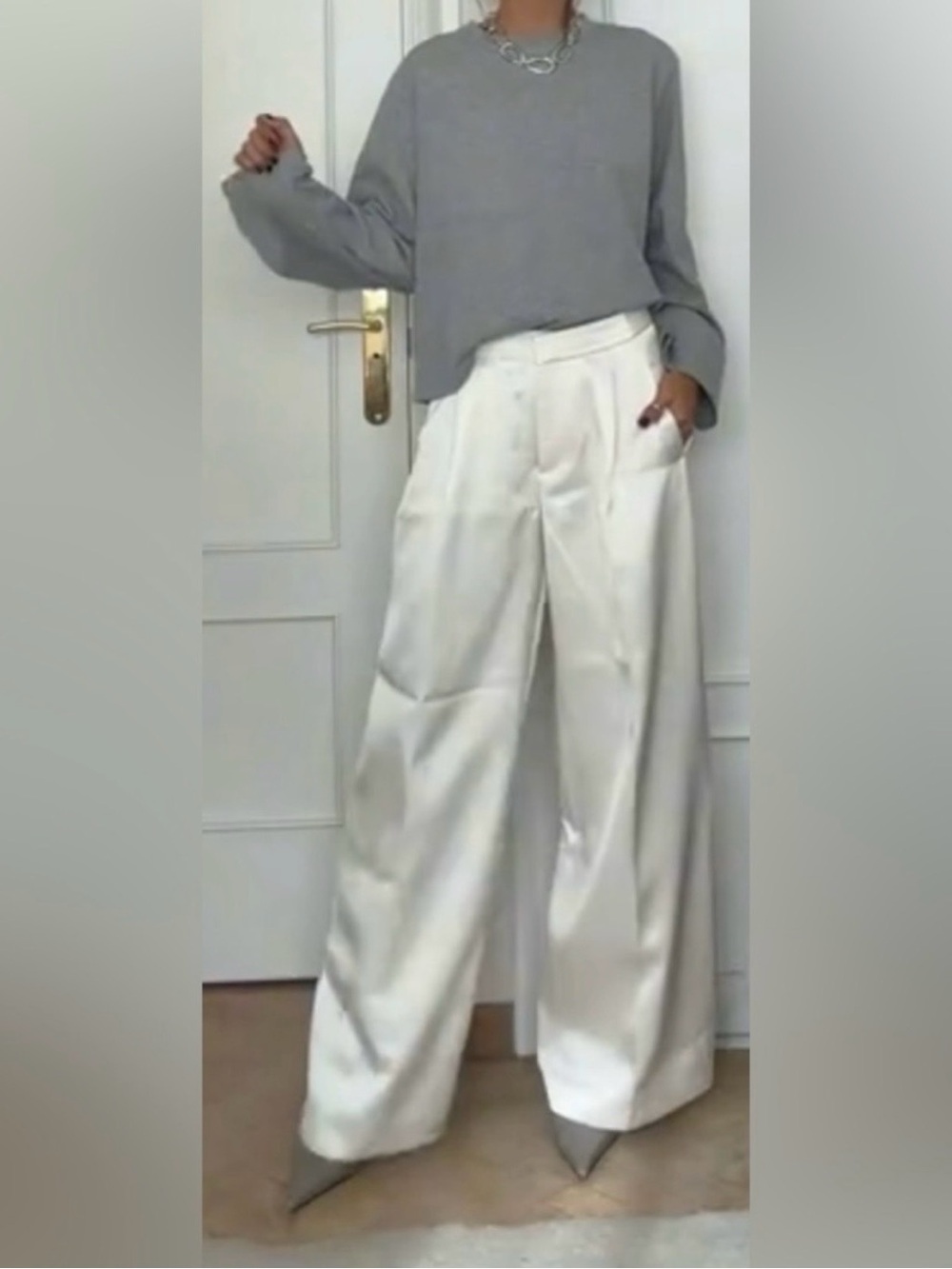 ZARA High Waist Satin Ivory Pleated Straight Leg Trousers Pants sz Medium